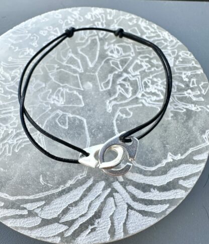 Bracelet menottes argent cuir noir
