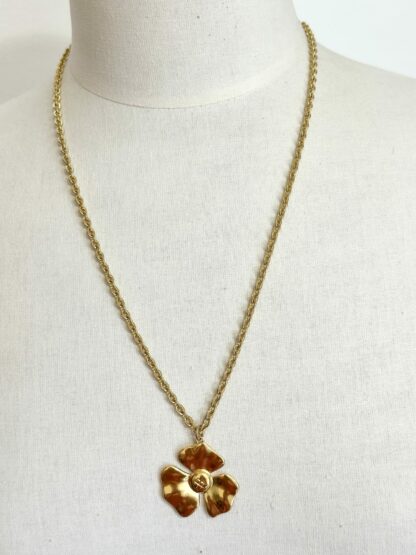 Collier doré fleur