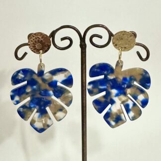 Boucles d’oreilles bleues marbrées feuilles