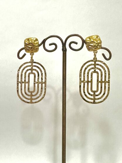 Boucles d’oreilles dorées rectangles