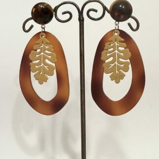 Boucles d’oreilles marron et feuille
