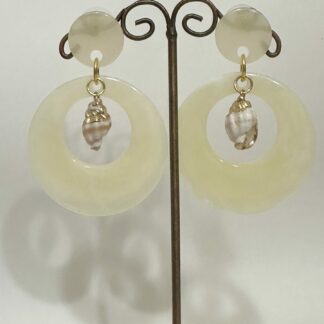Boucles d’oreilles rondes ivoire coquillage